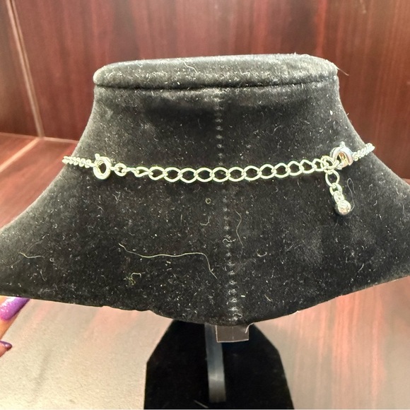 Avon Silver Heart Pendant Necklace Classic Design vintage 2009 NIB - Picture 6 of 7